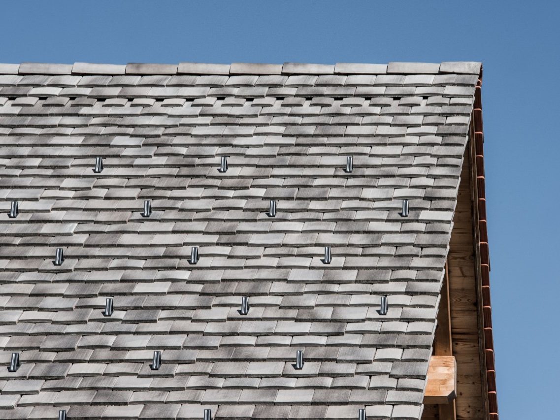 Single family house in Styria with Vintage white-grey-antic, ridgetile, Landhaus, Vintage weiß-grau-antik, Tasche eckig, Firstziegel