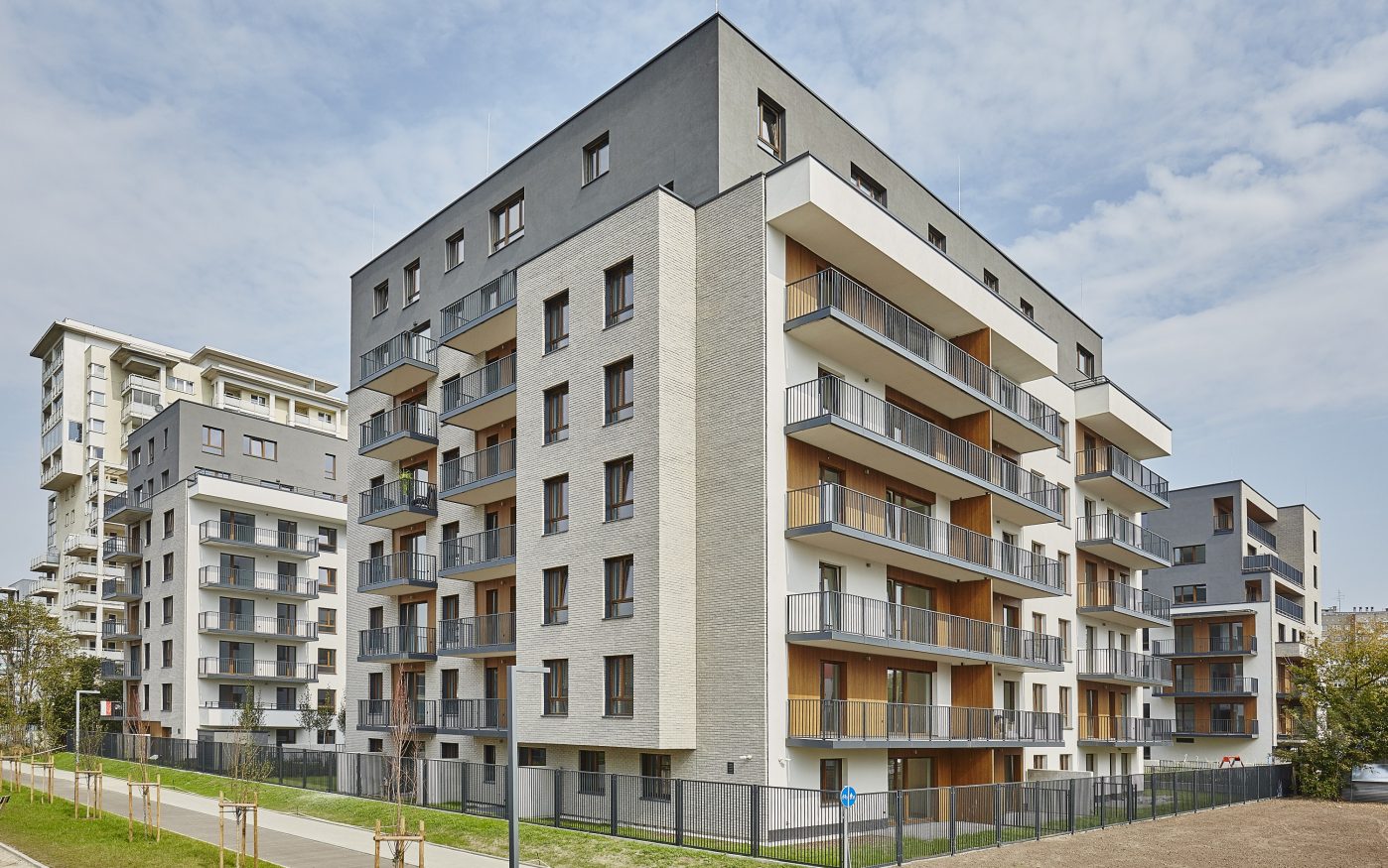 Multifamily biulding located in Warsaw Poland made with Modena Terca bricks
