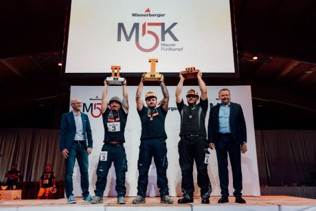 Marco Hertscheg von der Firma Huter & Söhne holte den Titel „Stärkster Maurer Österreichs“ zum ersten Mal nach Tirol. Zweitplatzierter wurde Thomas Tröber, ebenfalls von der Firma Huter & Söhne aus Innsbruck. Den dritten Platz sicherte sich Josip Draksic aus Wien von der Firma DCRO Bau.