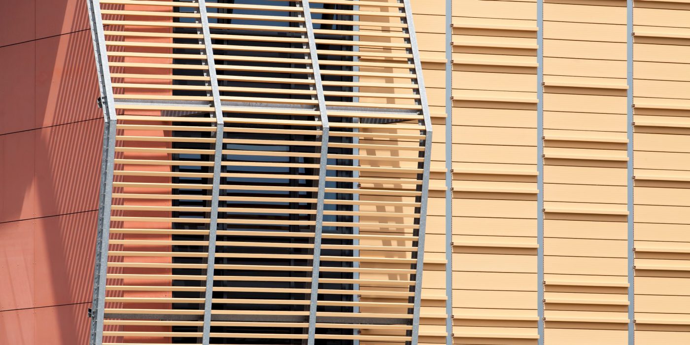 Public building with four levels. Siding's implementation. CAF de Maubeuge, 58 boulevard Pasteur 59600 MAUBEUGE. Panels Argeton Barro Tampa Abricot Beige