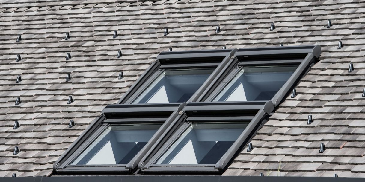 Single family house in Styria with Vintage white-grey-antic, verge tile, window, Landhaus, Vintage weiß-grau-antik,  Tasche eckig, Firstziegel, Dachfenster, Schneenase