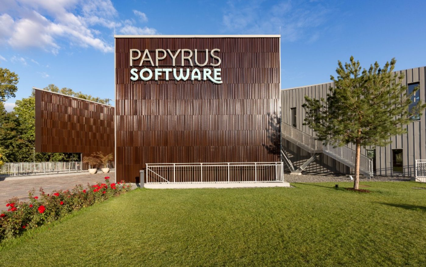 office building isis papyrus with argeton facade; Bürogebäude Isis Papyrus mit Argeton Fassade 