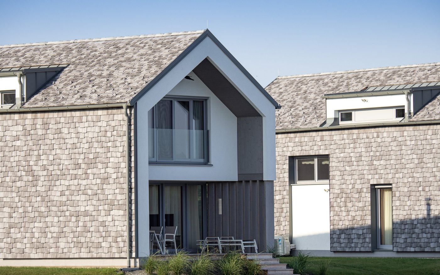 Hotel & Feriendorf VILA VITA Pannonia | Tondach Vintage in Engobe weiß-grau-antik