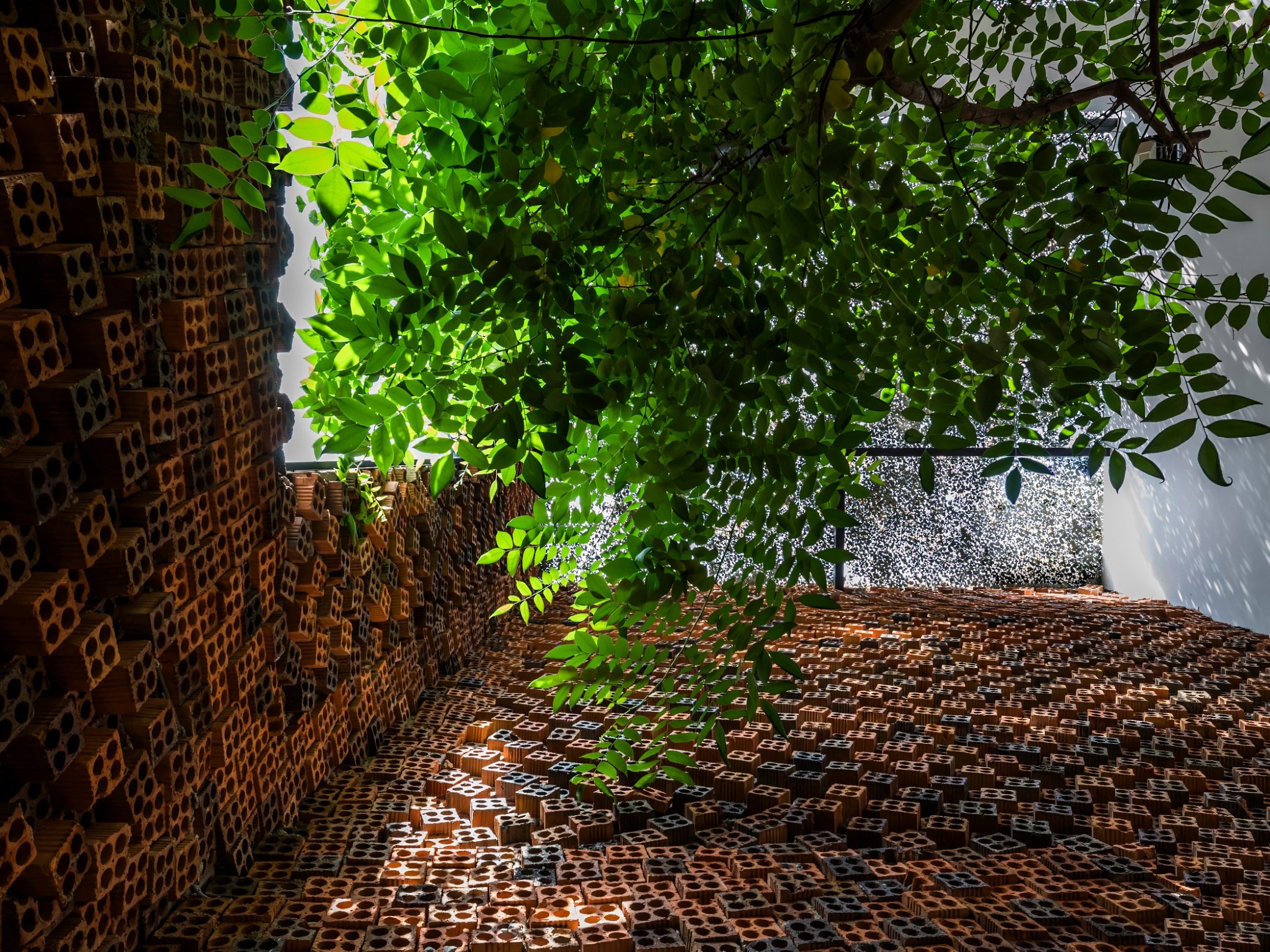 Wall House. Brick Award 22 Category "Building outside the box". CTA | Creative Architects. Close-up of facade