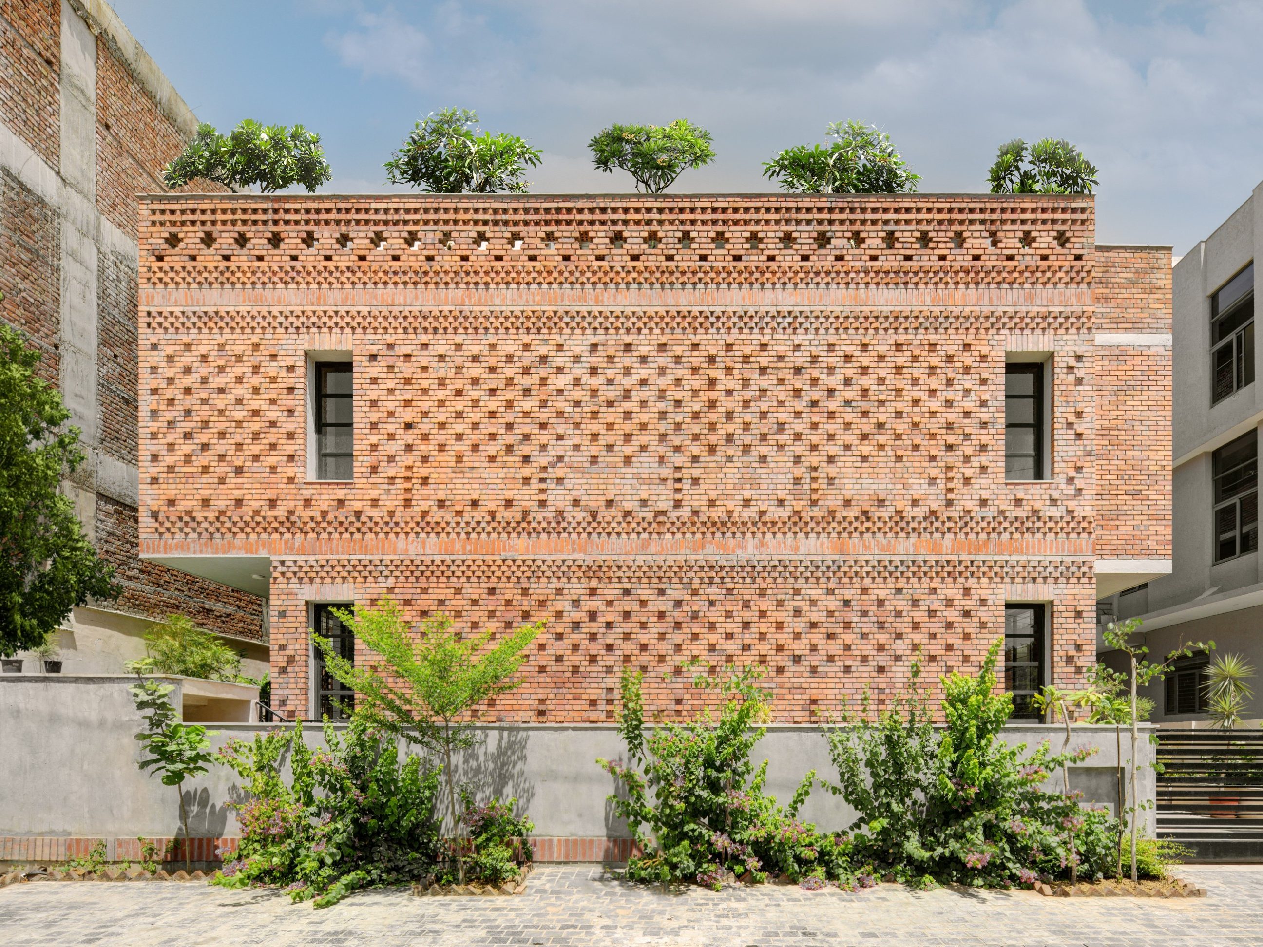 2226 Emmenweid. Brick Award 22 Category "Working together". Baumschlager Eberle Architekten. Close-up at facade