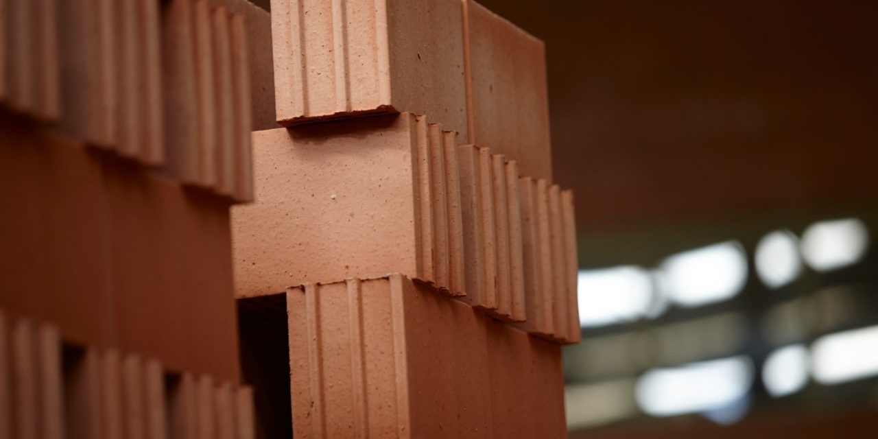 Photography of production of inner wall blocks