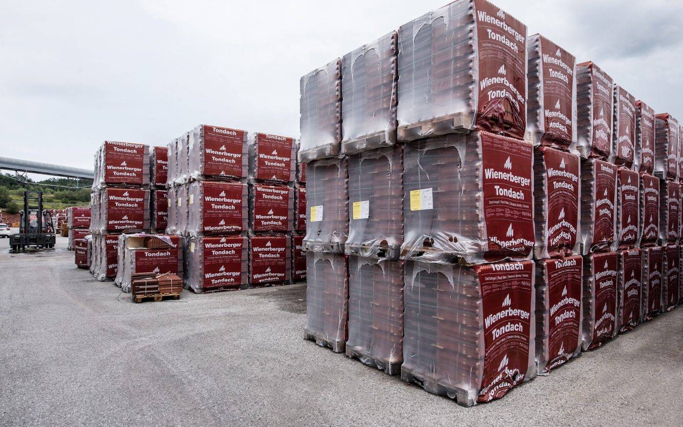 Produktion V11 Tondach Gleinstätten, production roof tiles
