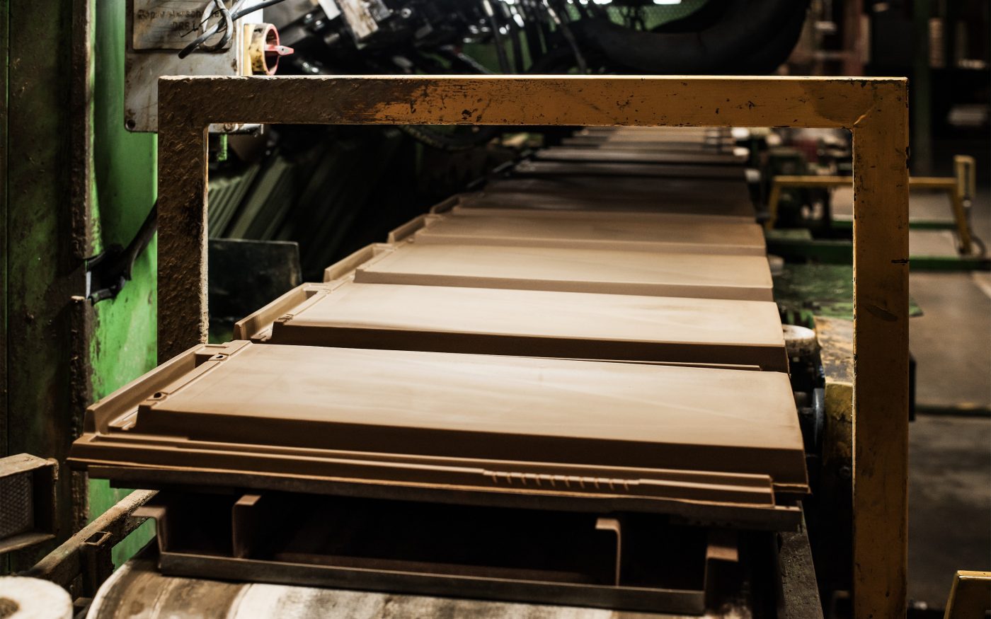 Produktion V11 Tondach Gleinstätten, production roof tiles
